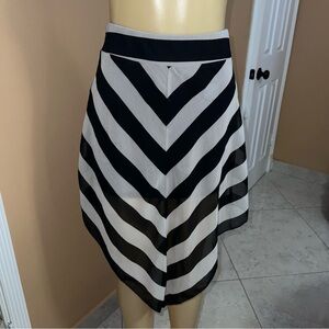 🩷♥️🩷Skirt -stripe white/black ( M)
